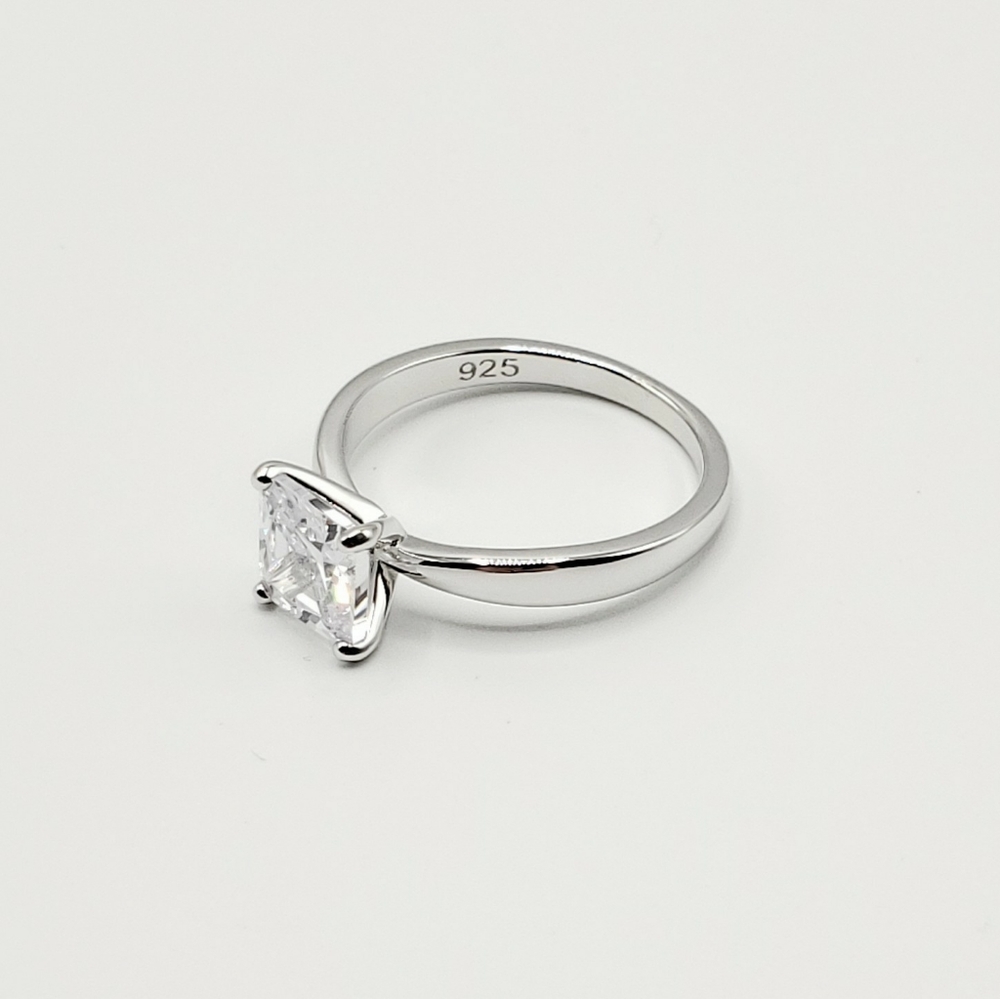 Princess Cut Solitaire Engagement Wedding Ring